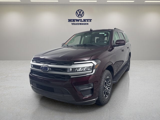 2024 Ford Expedition XLT in Red — front three-quarter view