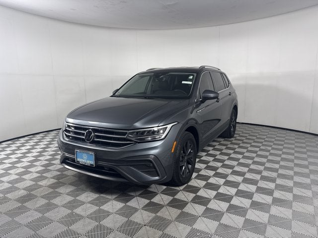 2024 Volkswagen Tiguan SE in Platinum Gray — front three-quarter view