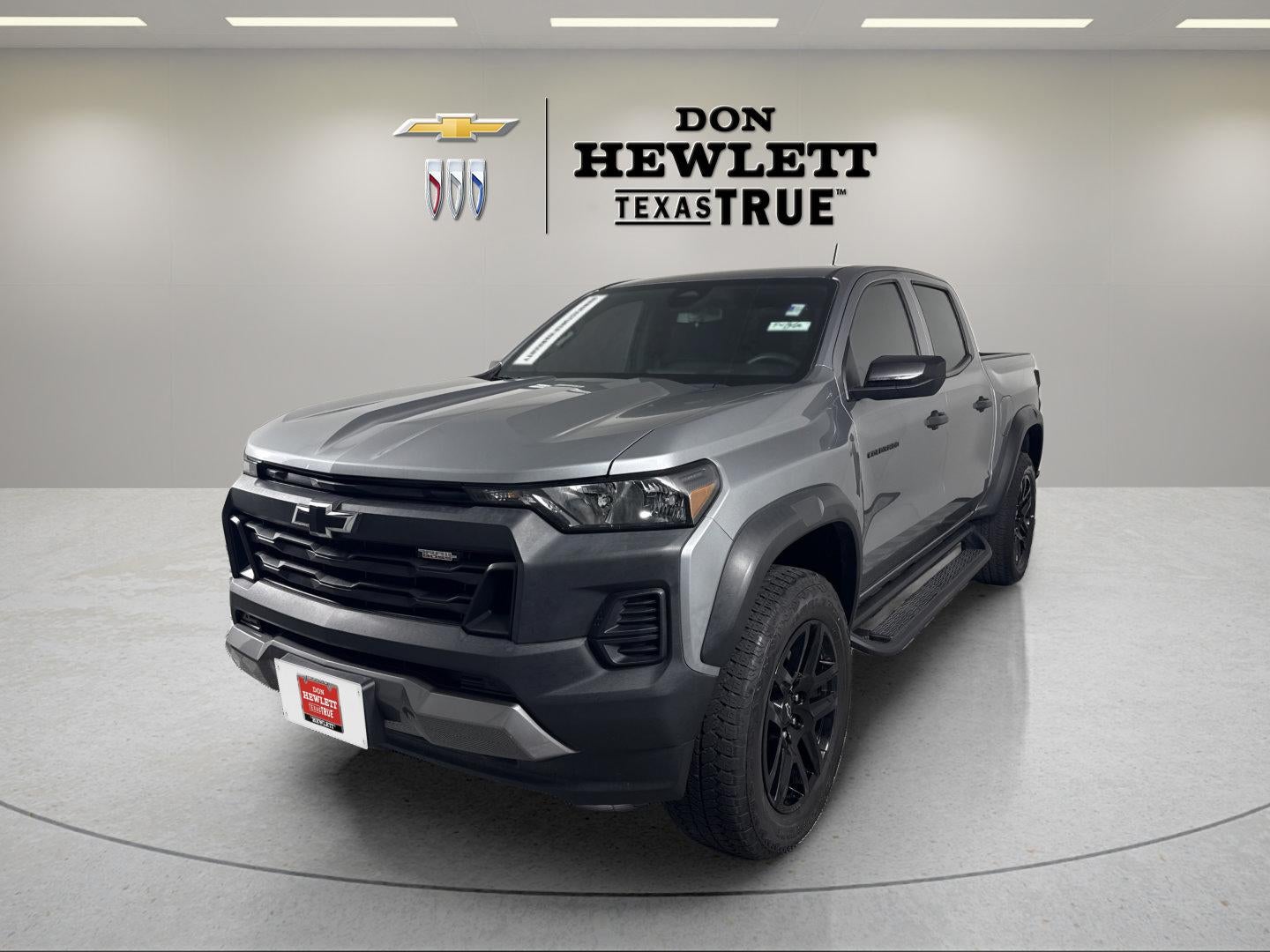 2024 Chevrolet Colorado Trail Boss in Sterling Gray Metallic — front three-quarter view