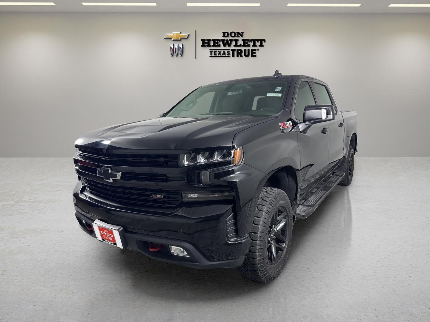 2022 Chevrolet Silverado 1500 LTD LT Trail Boss in Black — front three-quarter view
