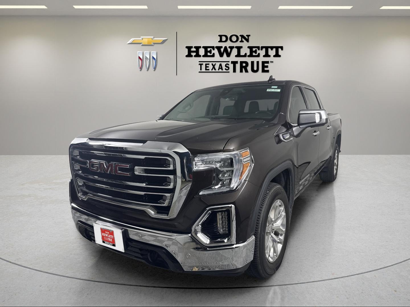 2020 GMC Sierra 1500 SLT in Deep Mahogany Metallic — front three-quarter view