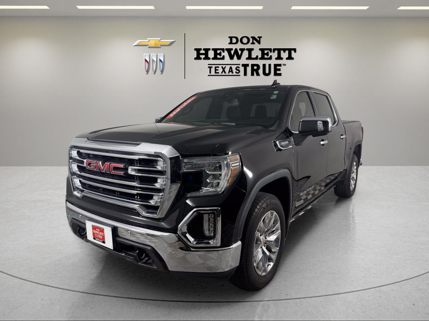 2020 GMC Sierra 1500 SLT in Onyx Black — front three-quarter view