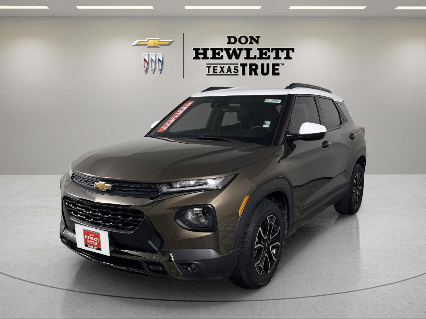 2022 Chevrolet Trailblazer ACTIV in Zeus Bronze Metallic — front three-quarter view